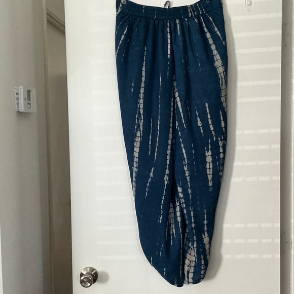 EARTHBOUND Blue and White Tie-Dye Joggers - Picture 5 of 9